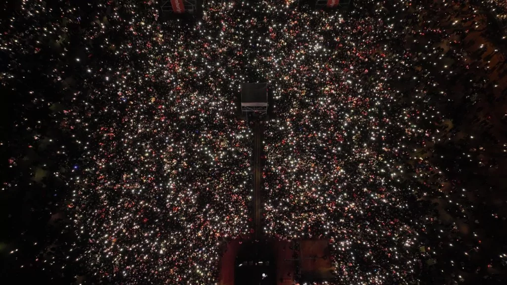 Bursalılar Cumhuriyet için tek yürek oldu!