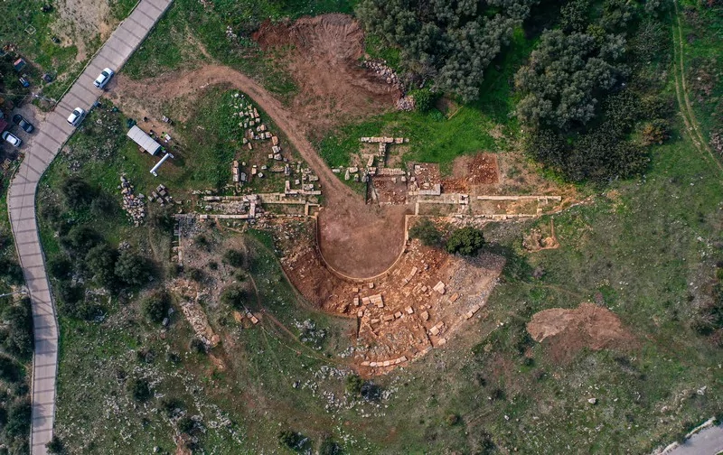 Bursa'da bin yıllık tiyatro gün yüzüne çıkıyor: Orijinal oturma sıraları 2 bin yıl sonra yerine konuyor