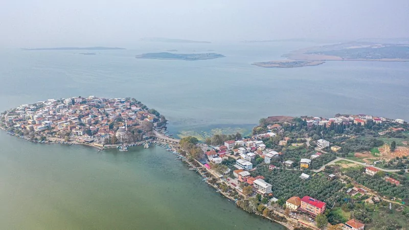 Bursa'da bin yıllık tiyatro gün yüzüne çıkıyor: Orijinal oturma sıraları 2 bin yıl sonra yerine konuyor