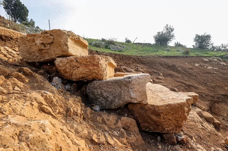 Bursa'da bin yıllık tiyatro gün yüzüne çıkıyor: Orijinal oturma sıraları 2 bin yıl sonra yerine konuyor