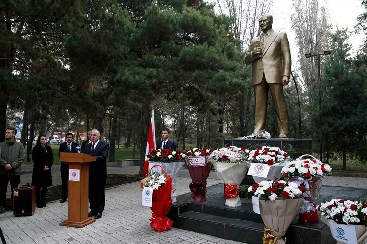 Ulu Önder Atatürk dünyada törenlerle anılıyor