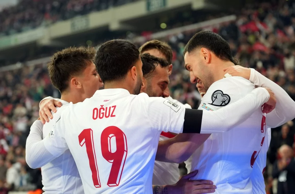 Bizim Çocuklar Bulgaristan'ı Bursa'da devirdi!