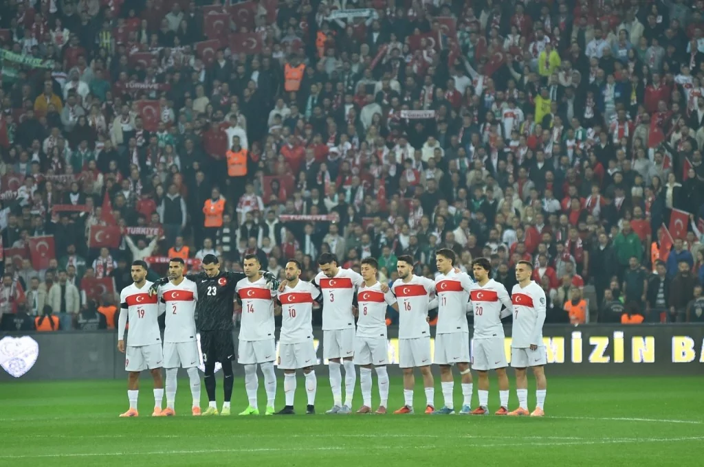 Bizim Çocuklar Bulgaristan'ı Bursa'da devirdi!