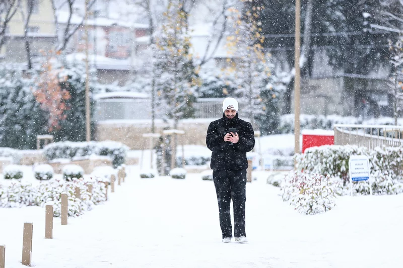 Bursa'da kar yağışı etkili oldu