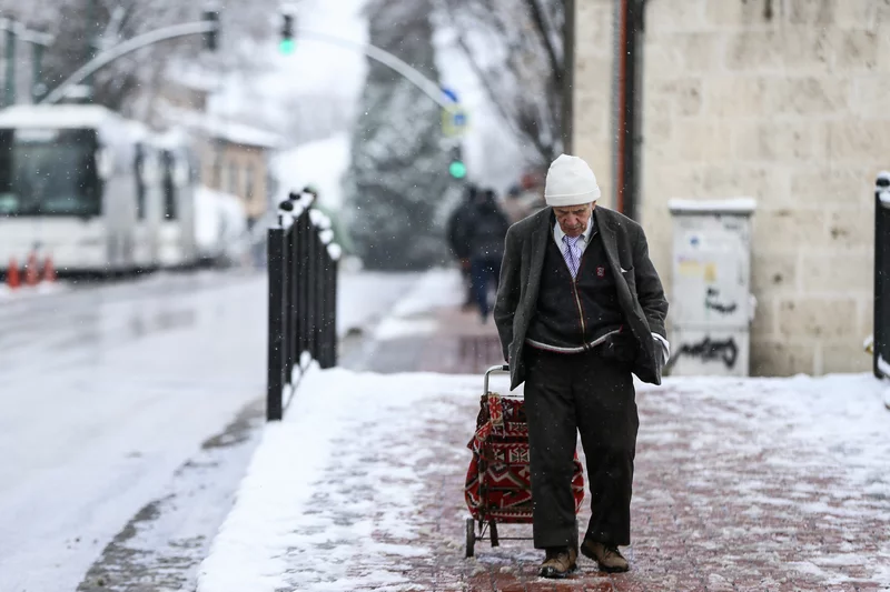 Bursa'da kar yağışı etkili oldu