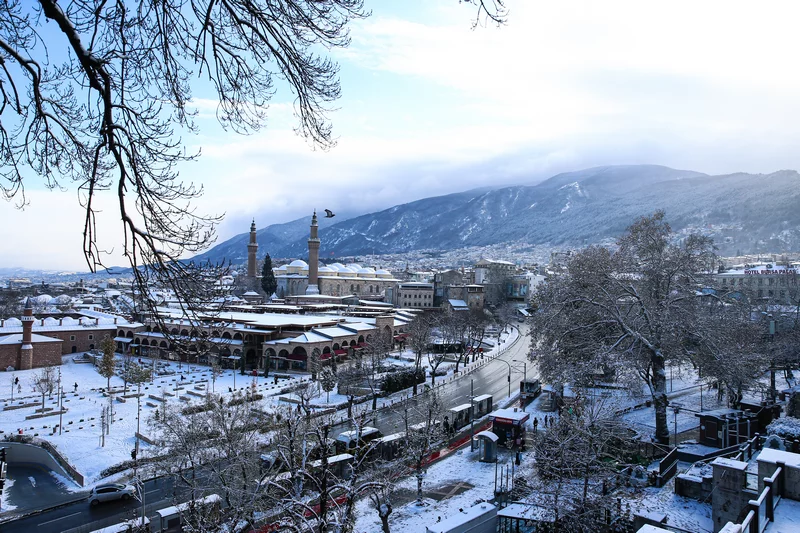 Bursa'da kar yağışı etkili oldu
