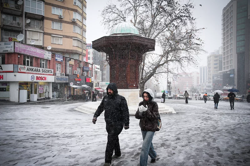Bursa'da kar yağışı etkili oldu
