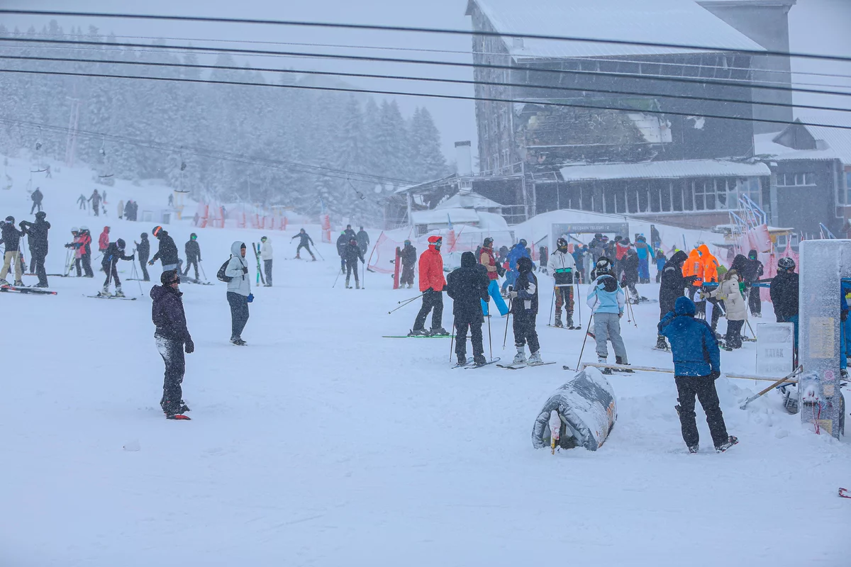Uludağ'da kar kalınlığı 1,5 metreye yaklaştı