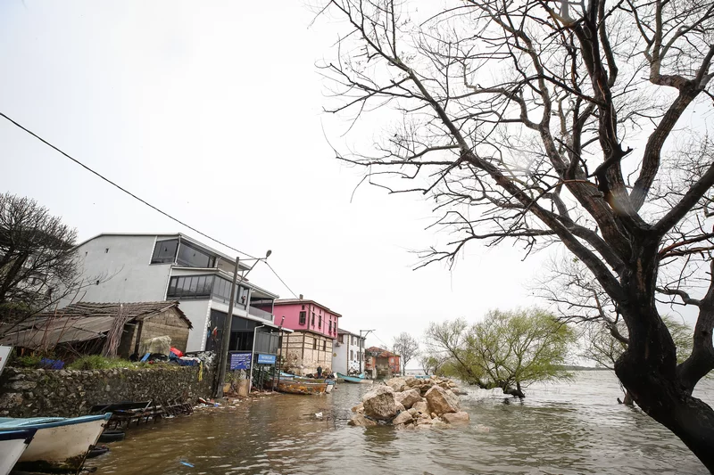 Bursa'da Uluabat Gölü'nün su seviyesi yükseldi