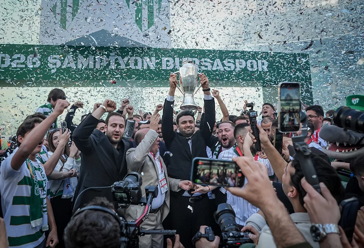 Bursaspor şampiyonluk kupasına kavuştu!