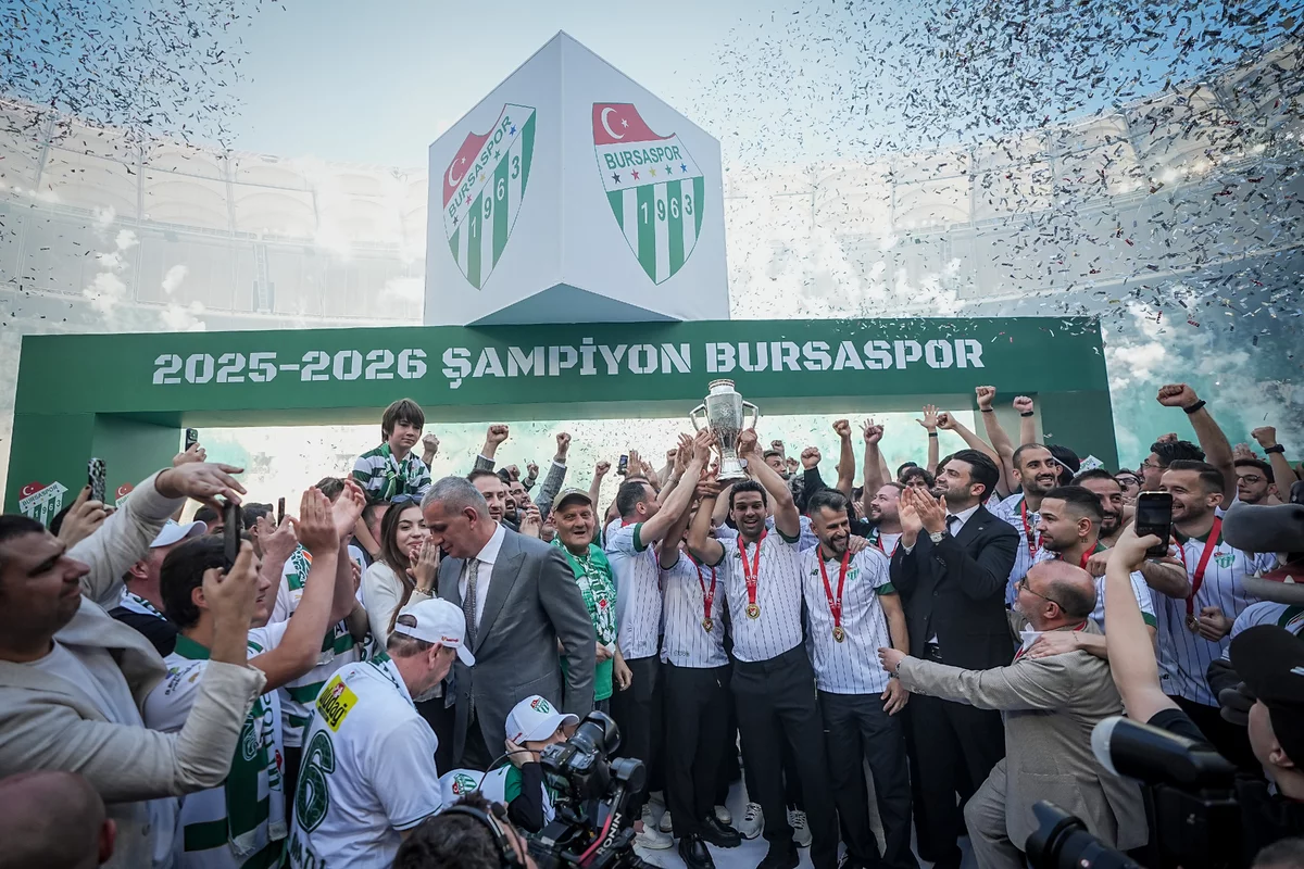 Bursaspor şampiyonluk kupasına kavuştu!