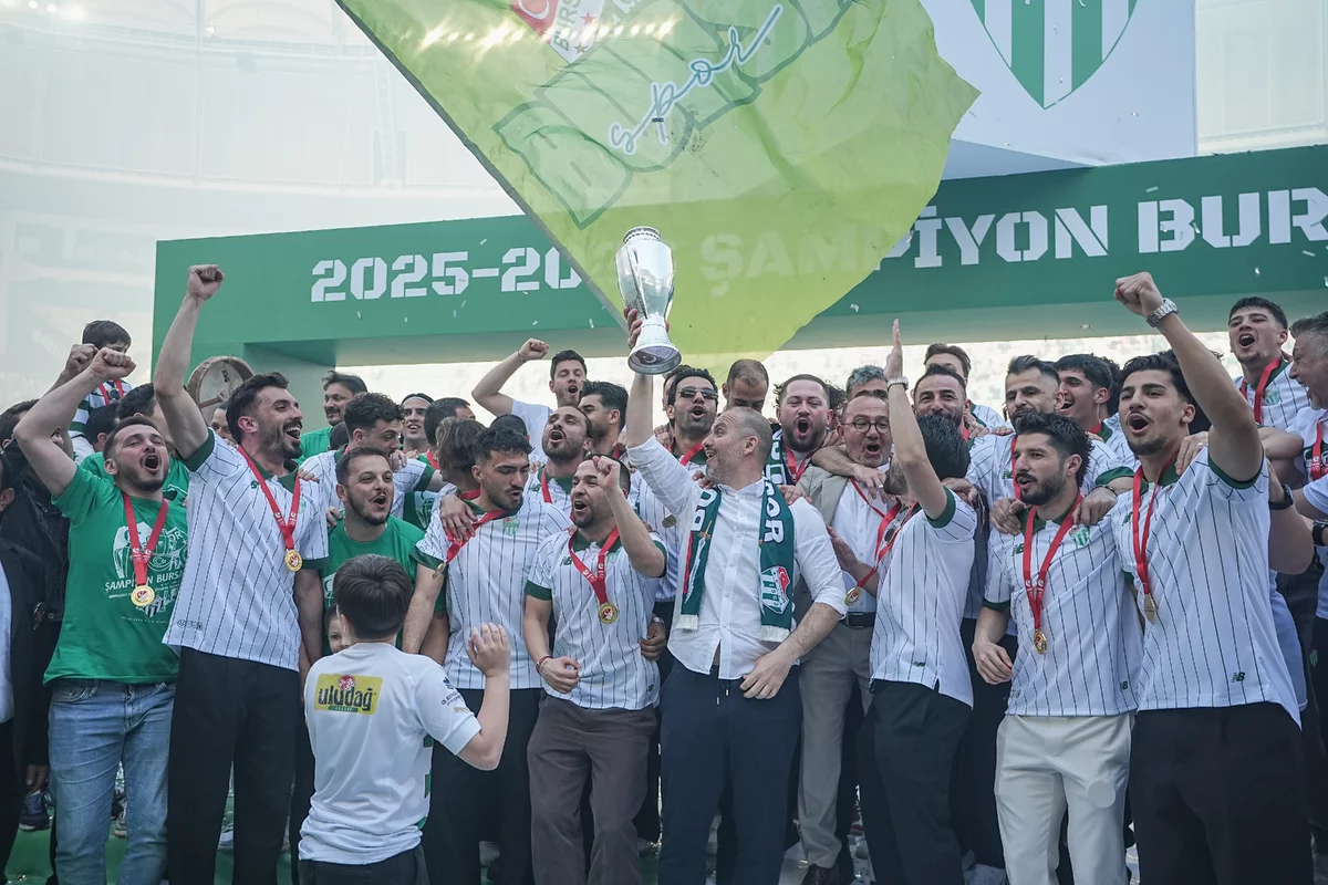 Bursaspor şampiyonluk kupasına kavuştu!