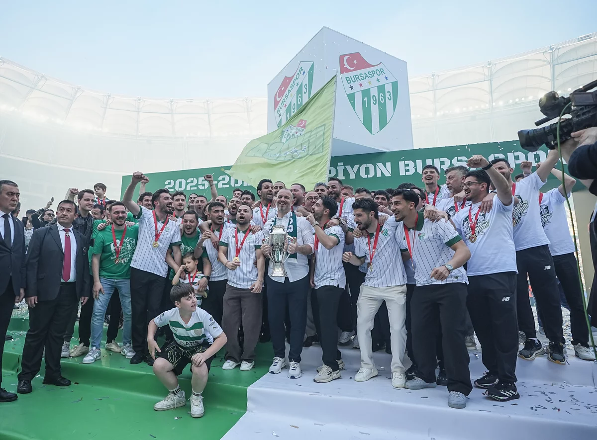 Bursaspor şampiyonluk kupasına kavuştu!