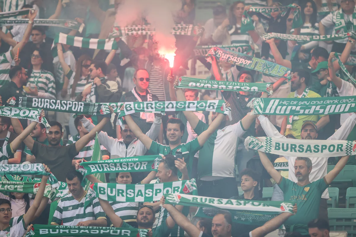 Bursaspor şampiyonluk kupasına kavuştu!