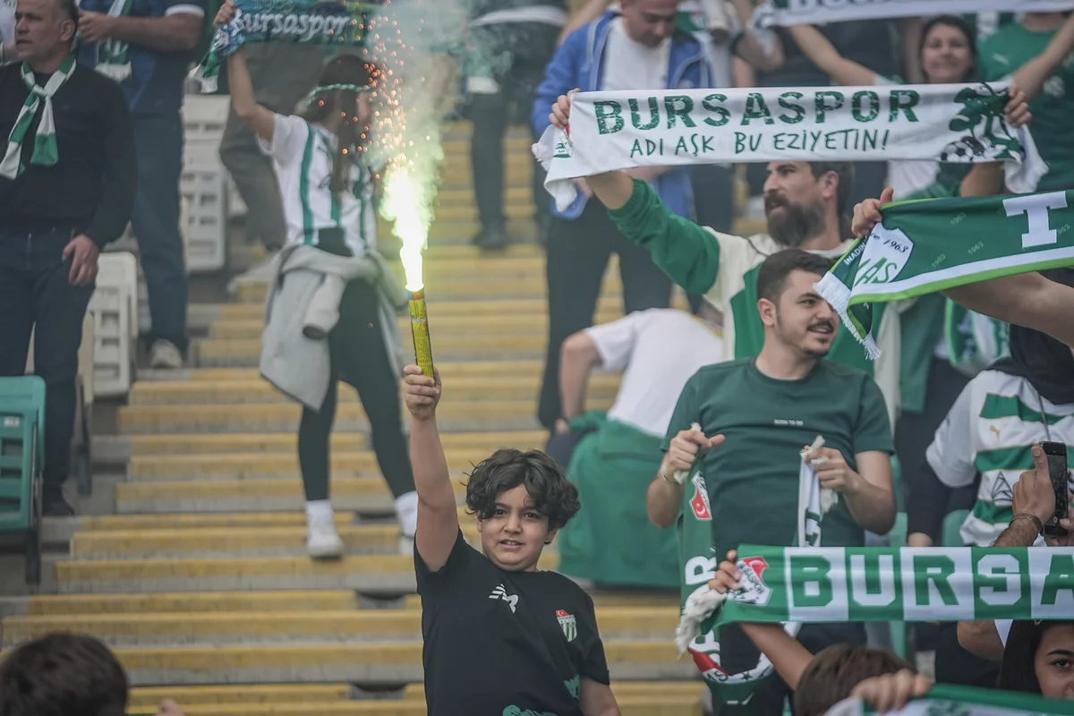 Bursaspor şampiyonluk kupasına kavuştu!