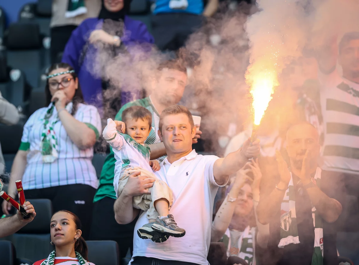 Bursaspor şampiyonluk kupasına kavuştu!