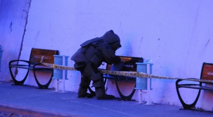 Tren garı durağında unutulan çanta patlatıldı