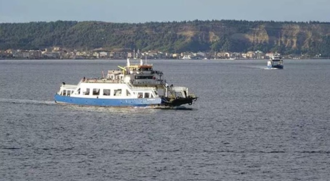 Çanakkale'de deniz ulaşımına 'olumsuz hava' engeli