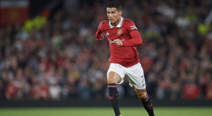 Ronaldo Instagram'da 500 milyon takipçiye ulaşan ilk kişi oldu