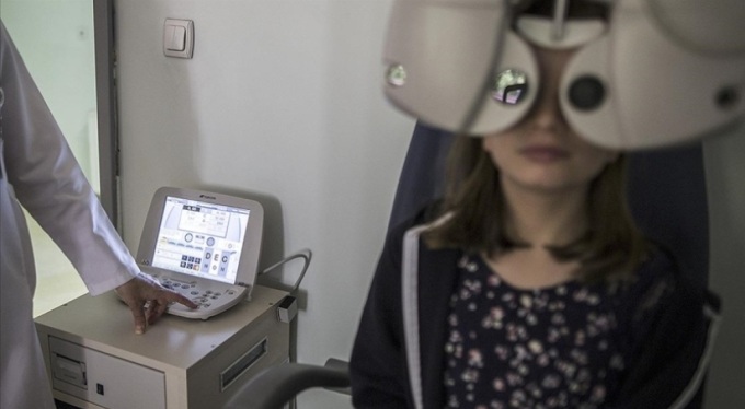 Çocuk ve yenidoğanlar için göz tansiyonu uyarısı