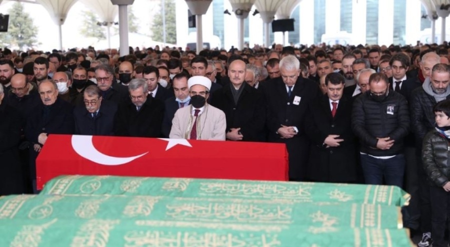 Eski İçişleri Bakanı Burhan Bayar, son yolculuğuna uğurlandı