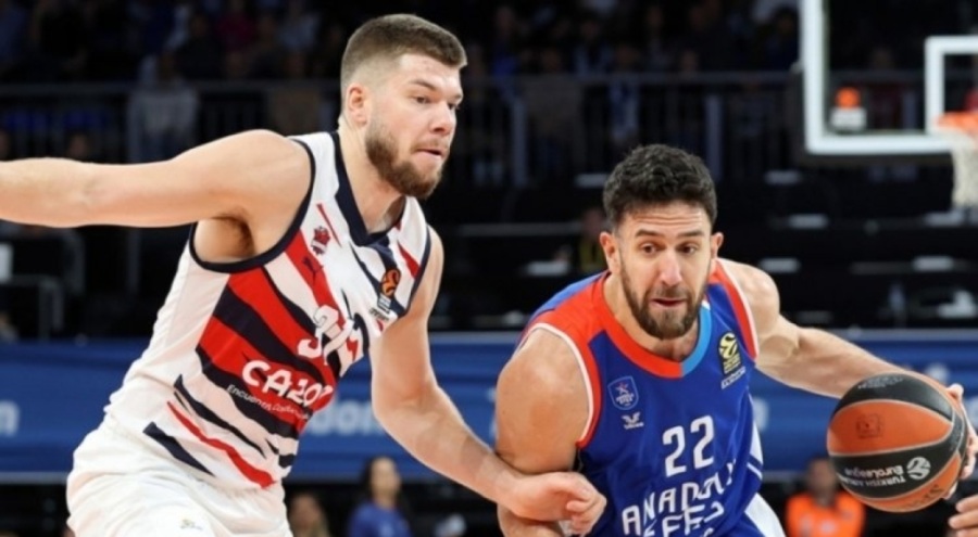 Anadolu Efes evinde kaybetti