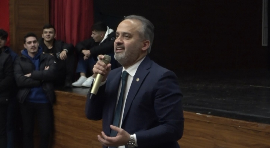 Bursa Büyükşehir Belediye Başkanı Aktaş Dünya Kupası heyecanını gençlerle paylaştı