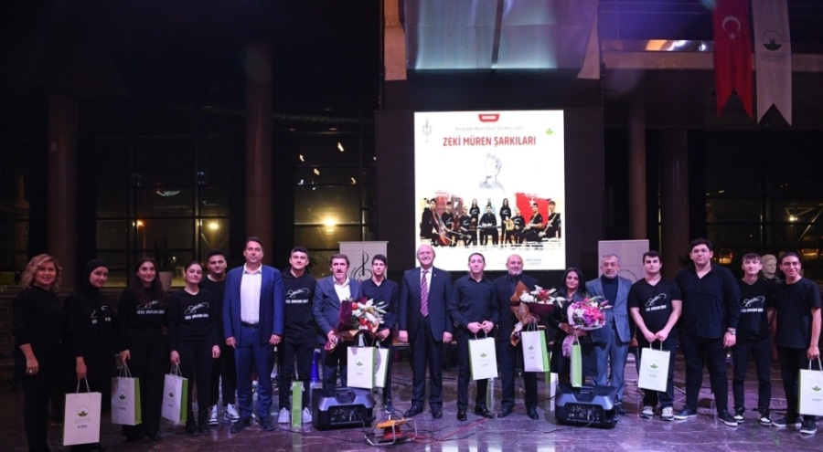Bursa'da Zeki Müren anısına gece düzenlendi