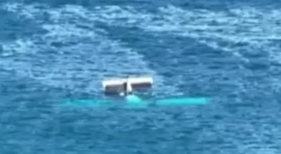 Girit'te tek motorlu uçak denize düştü: 1 ölü