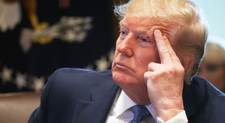 ABD eski Başkanı Donald Trump kendi dijital kartını çıkardı