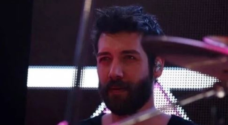 Müzisyen Mehmet Dudarık'a konser arasında yumruklu saldırı!