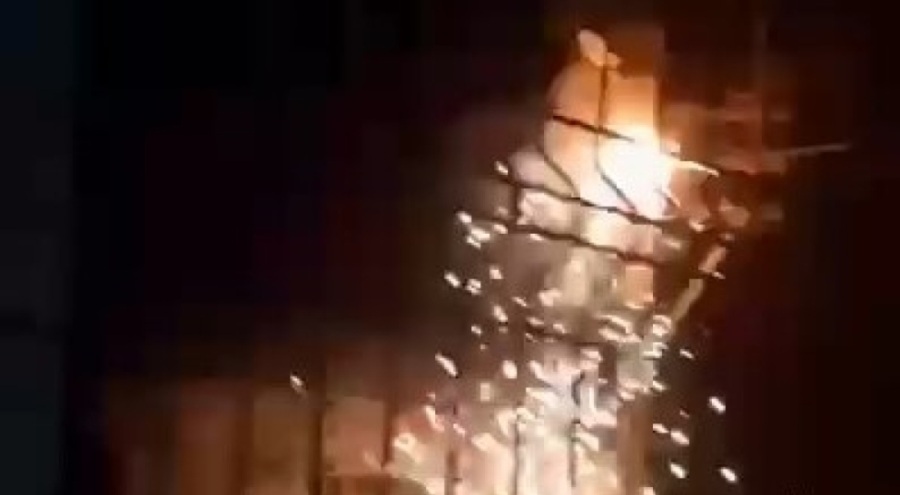 Bursa'da elektrik direği havi fişek gibi patladı