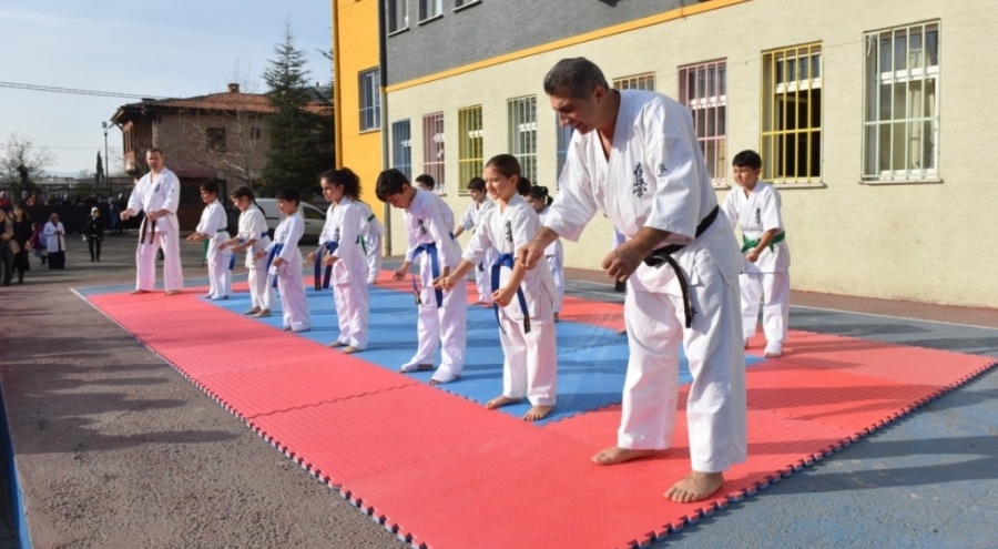 Bursa Yıldırım'da çocuklar sporla büyüyor