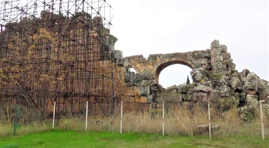 Hierapolis'teki Hamam Bazilikası ilgi bekliyor