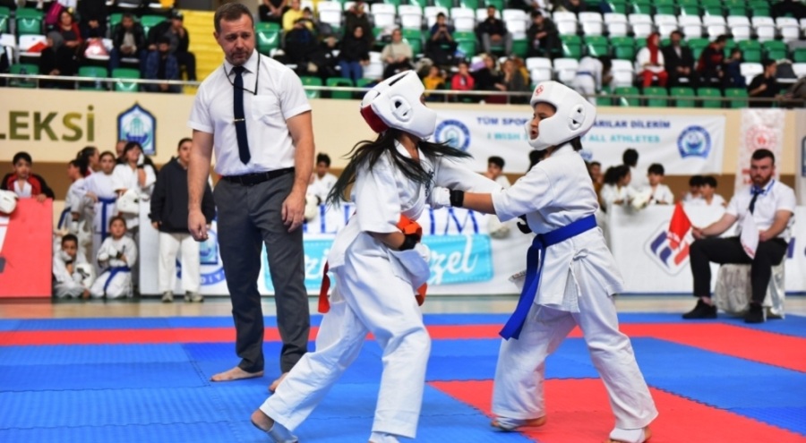 Bursa Yıldırım Belediyesi'nden iller arası karate turnuvası!