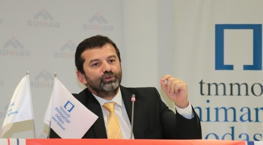 Bursa mimar ve mühendis iş insanları Ekonomist Bartu Soral'ı ağırladı