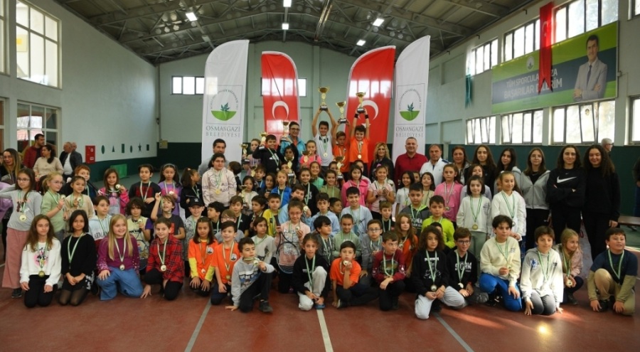 Bursa Osmangazi Tenis Kış Kupası rekor katılımla sona erdi
