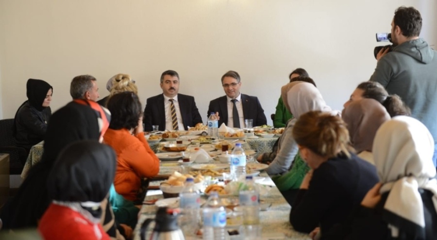 Bursa Yıldırım'da kadınlar üretiyor