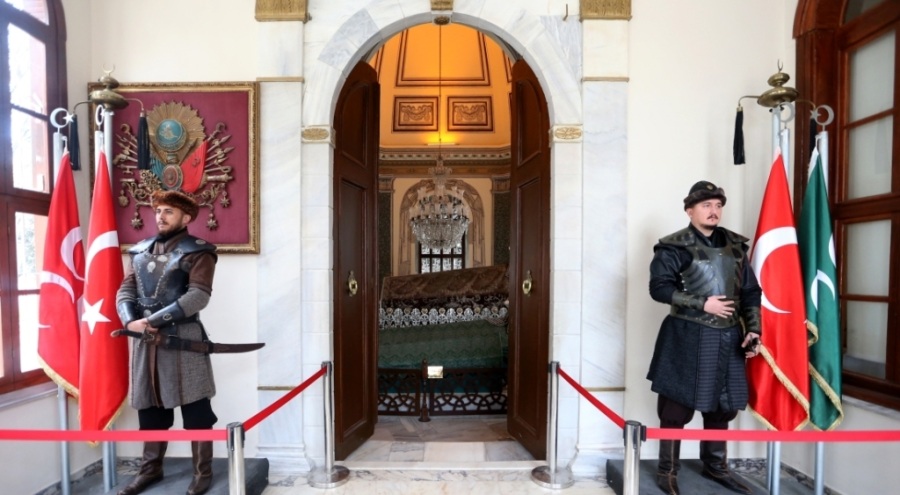 Bursa'da ecdada saygı nöbeti