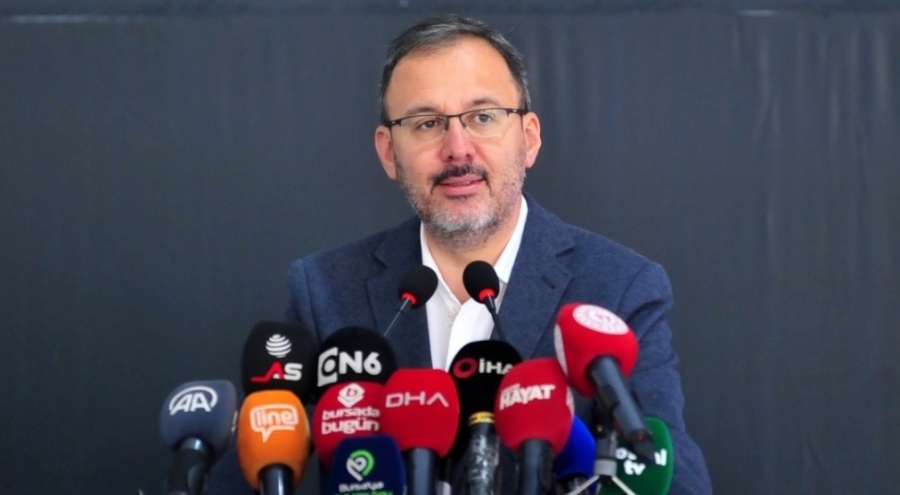 Bakan Kasapoğlu Bursa'da: 5 milyondan fazla kişiye yüzme öğrettik