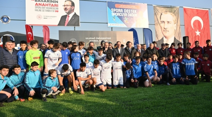 Bursa Uludağ Üniversitesi'ne UEFA standartlarında yeni futbol sahası