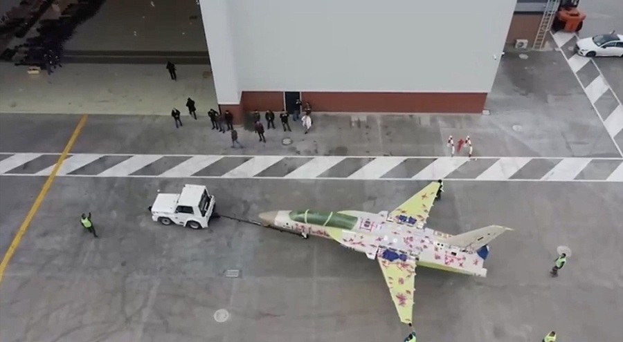 Hürjet ilk uçuşuna hazırlanıyor