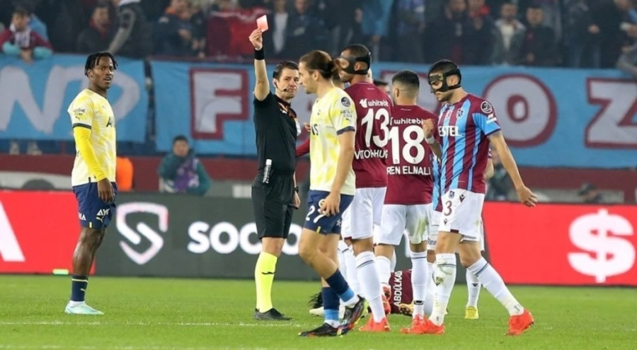 Süper Lig'in ilk derbisinde Fenerbahçe mağlup oldu