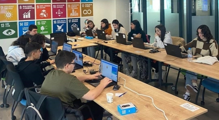 Bursa'da gençlere Toplum 5.0 eğitimi verildi