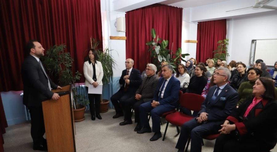 Bursa'da Aile Okulu'nda sertifikalar verildi