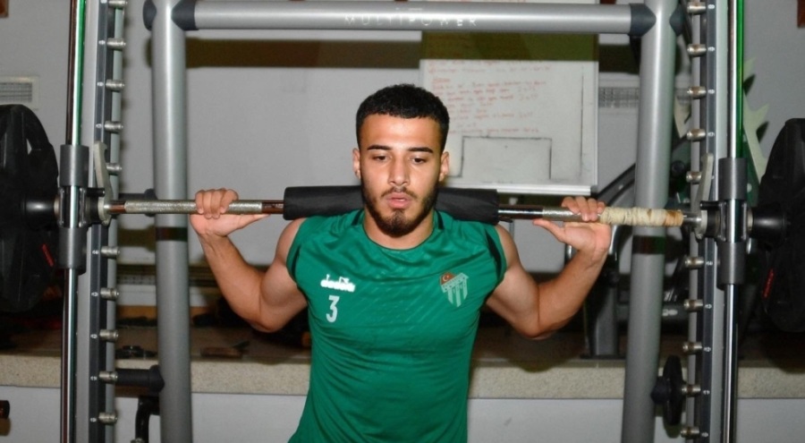 Bursaspor ilk antrenmanda kuvvet çalıştı