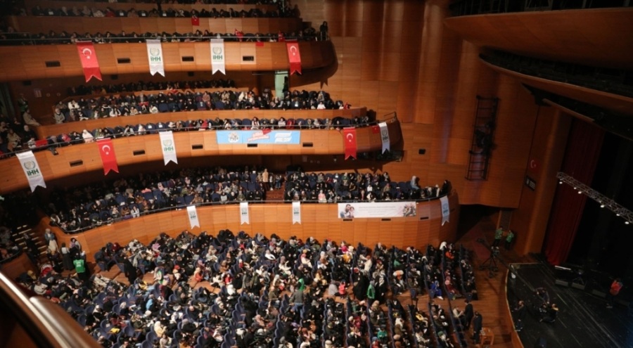 Bursa'da Yetim Dayanışma Gecesi 2 bin kişiyi ağırladı