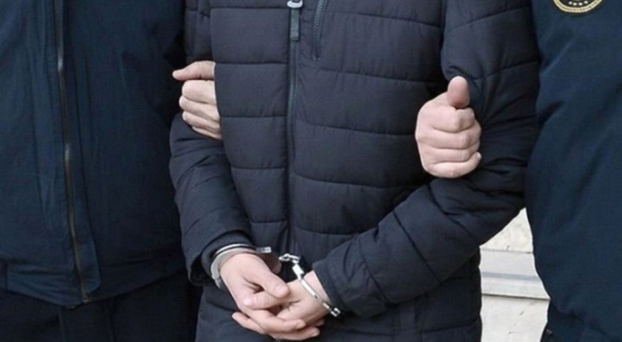 İki kızını bıçaklayarak öldüren baba tutuklandı