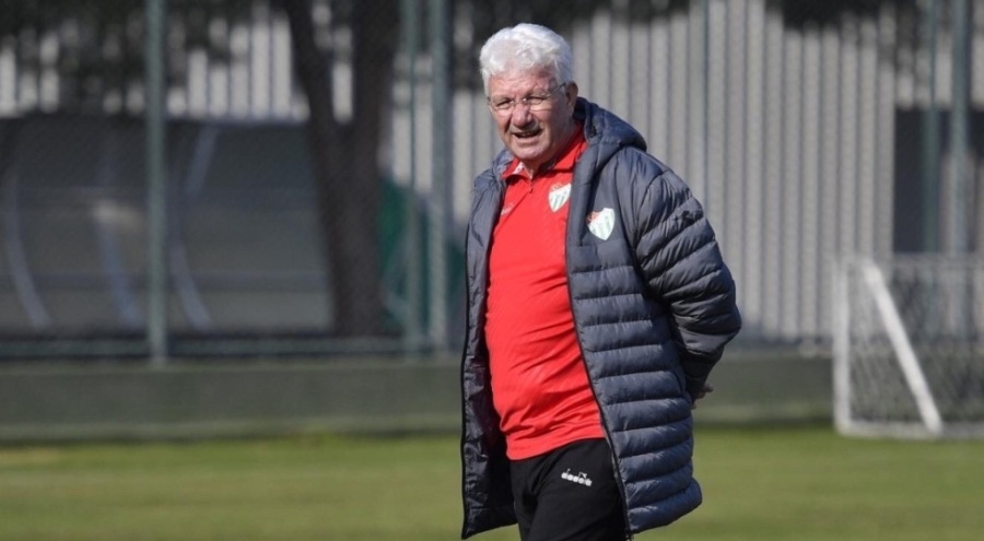 Bursaspor Teknik Direktörü Ertekin: Özer Hurmacı yöneticilerimizle görüşüyor