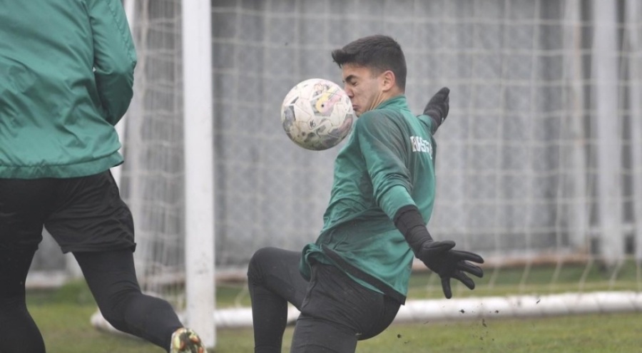 Timsah çift kale maç yaptı